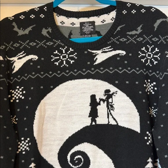 Disney nightmare before Christmas sweater - Picture 2 of 3